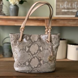 ✨SOLD✨NWT MK leather snakeskin print tote.